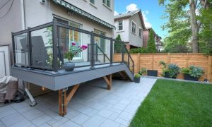 Toronto PVC deck contractor